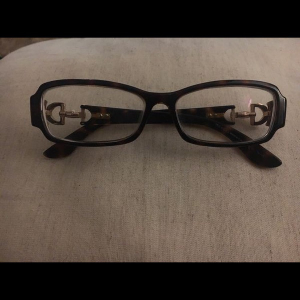 COPY - Gucci glasses with logo